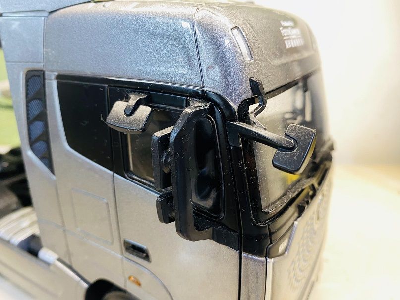 中规中矩的做工中,后桥“彩蛋”眼前一亮,欧曼银河牵引车模型实拍 - 第7张 - 提加商用车网 中规中矩的做工中,后桥“彩蛋”眼前一亮,欧曼银河牵引车模型实拍 - 第7张