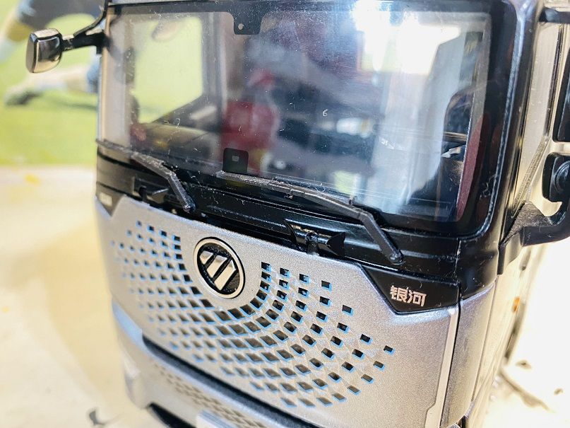中规中矩的做工中,后桥“彩蛋”眼前一亮,欧曼银河牵引车模型实拍 - 第8张 - 提加商用车网 中规中矩的做工中,后桥“彩蛋”眼前一亮,欧曼银河牵引车模型实拍 - 第8张