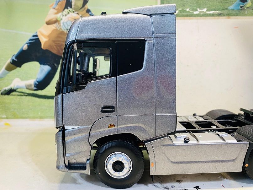 中规中矩的做工中,后桥“彩蛋”眼前一亮,欧曼银河牵引车模型实拍 - 第10张 - 提加商用车网 中规中矩的做工中,后桥“彩蛋”眼前一亮,欧曼银河牵引车模型实拍 - 第10张