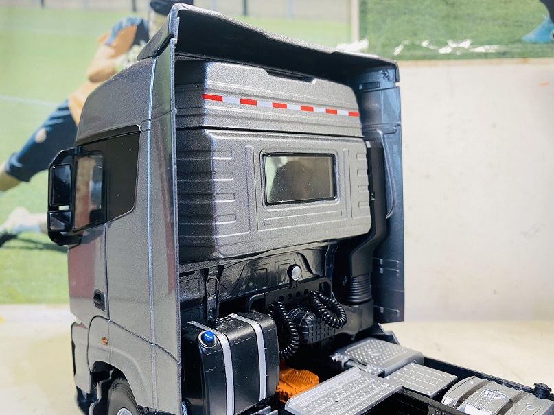 中规中矩的做工中,后桥“彩蛋”眼前一亮,欧曼银河牵引车模型实拍 - 第13张 - 提加商用车网 中规中矩的做工中,后桥“彩蛋”眼前一亮,欧曼银河牵引车模型实拍 - 第13张