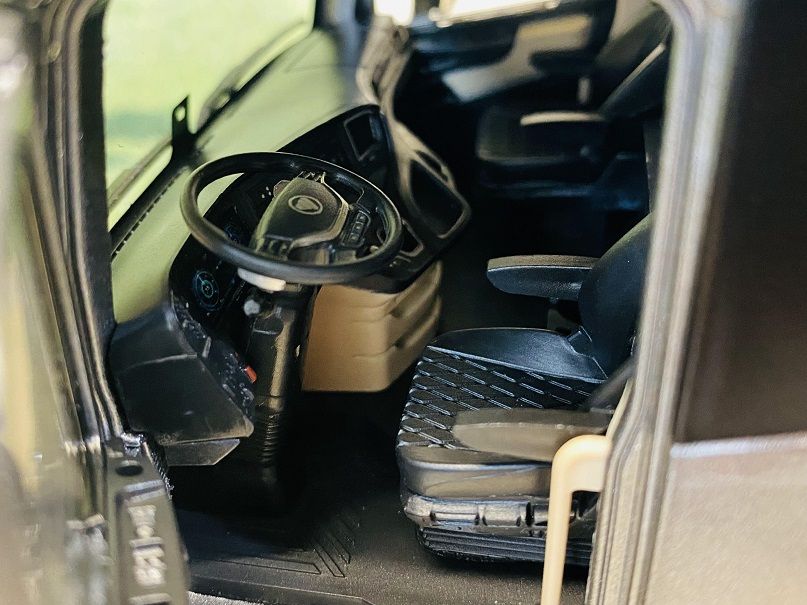 中规中矩的做工中,后桥“彩蛋”眼前一亮,欧曼银河牵引车模型实拍 - 第16张 - 提加商用车网 中规中矩的做工中,后桥“彩蛋”眼前一亮,欧曼银河牵引车模型实拍 - 第16张