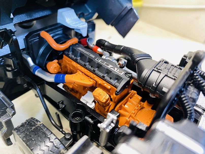 中规中矩的做工中,后桥“彩蛋”眼前一亮,欧曼银河牵引车模型实拍 - 第20张 - 提加商用车网 中规中矩的做工中,后桥“彩蛋”眼前一亮,欧曼银河牵引车模型实拍 - 第20张