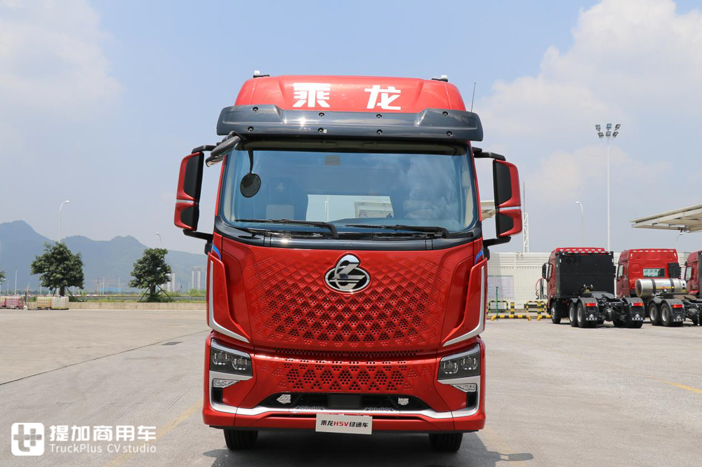 乘龙新一代H5V平台,竟还有6.8米绿通载货车,实拍带您看看配置如何 - 第2张 - 提加商用车网 乘龙新一代H5V平台,竟还有6.8米绿通载货车,实拍带您看看配置如何 - 第2张