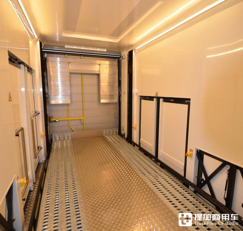 将超跑和房车合而为一,这台奔驰Actros轿运房车你一定别错过 - 第7张 - 提加商用车网 将超跑和房车合而为一,这台奔驰Actros轿运房车你一定别错过 - 第7张