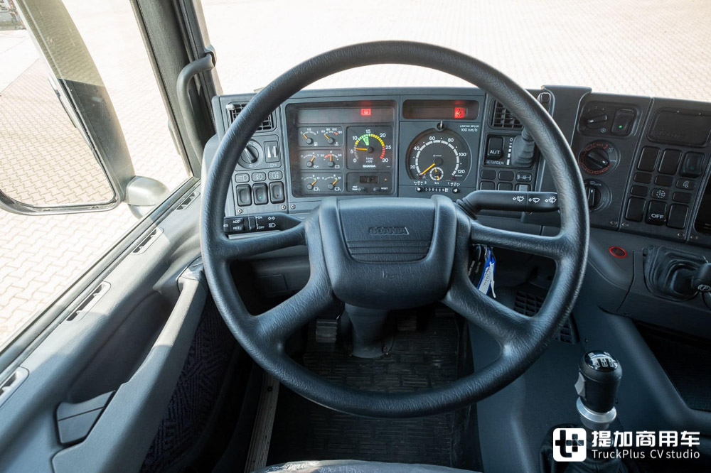 21年车龄仅行驶100公里,可能是全欧洲最新的斯堪尼亚144L 530正出售 - 第9张 - 提加商用车网 21年车龄仅行驶100公里,可能是全欧洲最新的斯堪尼亚144L 530正出售 - 第9张