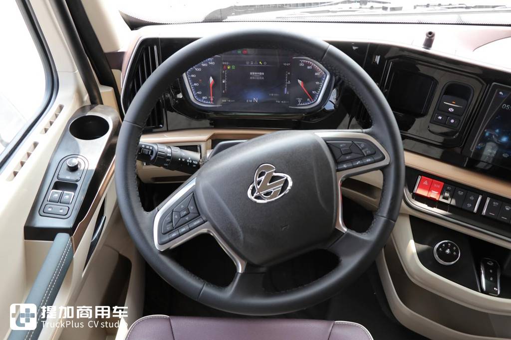 自重仅7.38吨,龙鳞外观新内饰,带您了解最新发布的乘龙H5V轻量化牵引车 - 第15张 - 提加商用车网 自重仅7.38吨,龙鳞外观新内饰,带您了解最新发布的乘龙H5V轻量化牵引车 - 第15张