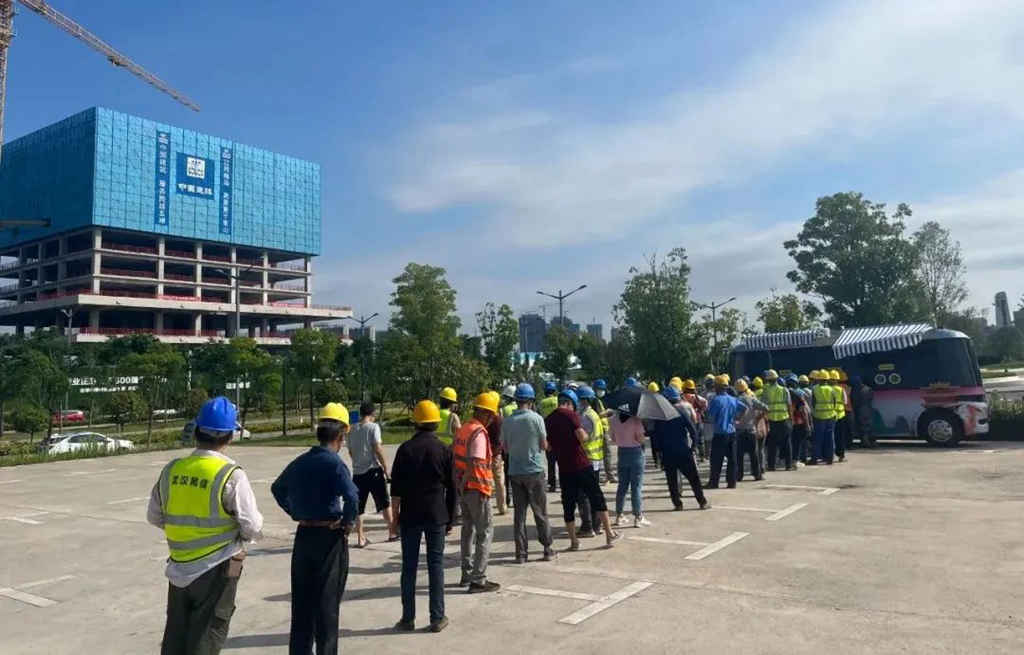 全国首台!东风无人驾驶核酸采集车投入使用 - 第2张 - 提加商用车网 全国首台!东风无人驾驶核酸采集车投入使用 - 第2张