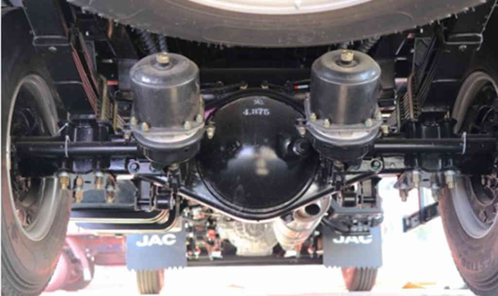 1号信赖!从业十年的宏远搬家周师傅 为什么选江淮1卡康铃? - 第3张 - 提加商用车网 1号信赖!从业十年的宏远搬家周师傅 为什么选江淮1卡康铃? - 第3张