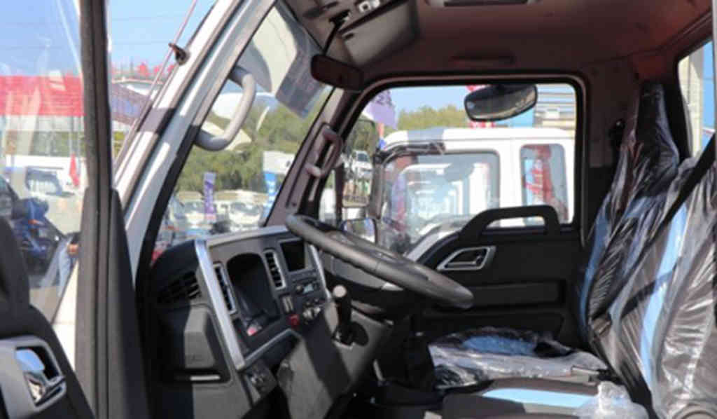 1号信赖!从业十年的宏远搬家周师傅 为什么选江淮1卡康铃? - 第4张 - 提加商用车网 1号信赖!从业十年的宏远搬家周师傅 为什么选江淮1卡康铃? - 第4张