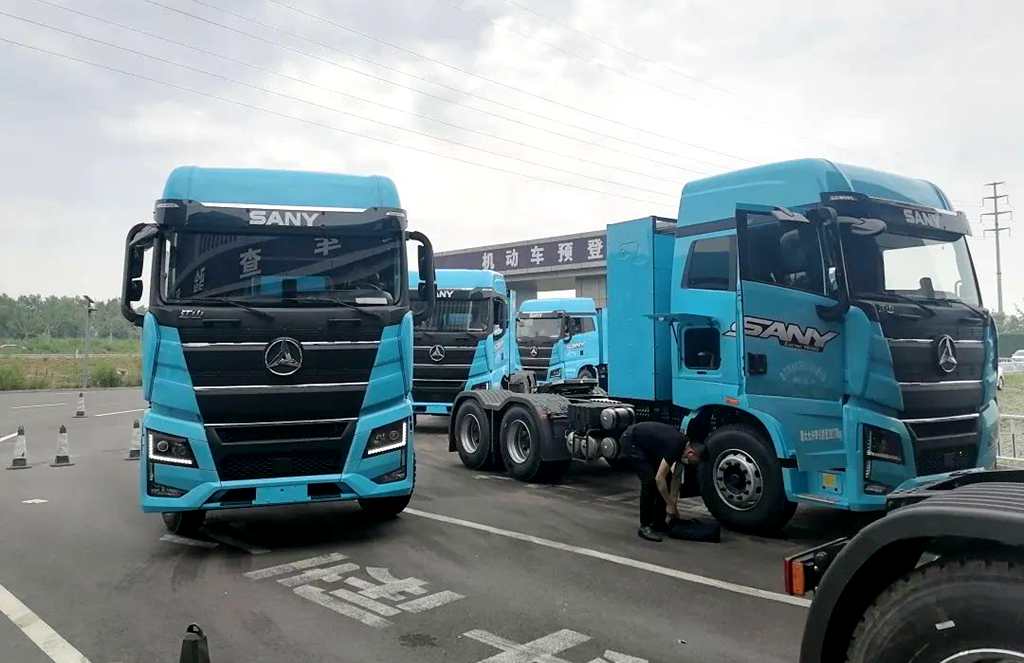 聚力节能减排 | 批量三一电动重卡于日照上牌运营 - 第1张 - 提加商用车网 聚力节能减排 | 批量三一电动重卡于日照上牌运营 - 第1张