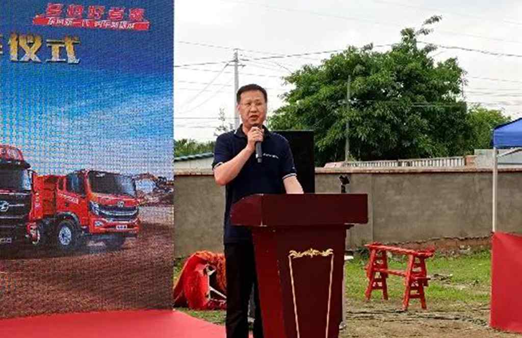 50台华神牵引车首批32台交付成都标杆客户 - 第3张 - 提加商用车网 50台华神牵引车首批32台交付成都标杆客户 - 第3张