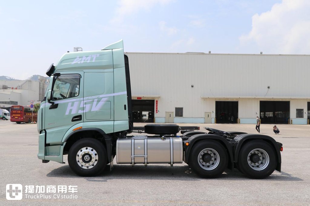 自重仅7.38吨,龙鳞外观新内饰,带您了解最新发布的乘龙H5V轻量化牵引车 - 第26张 - 提加商用车网 自重仅7.38吨,龙鳞外观新内饰,带您了解最新发布的乘龙H5V轻量化牵引车 - 第26张