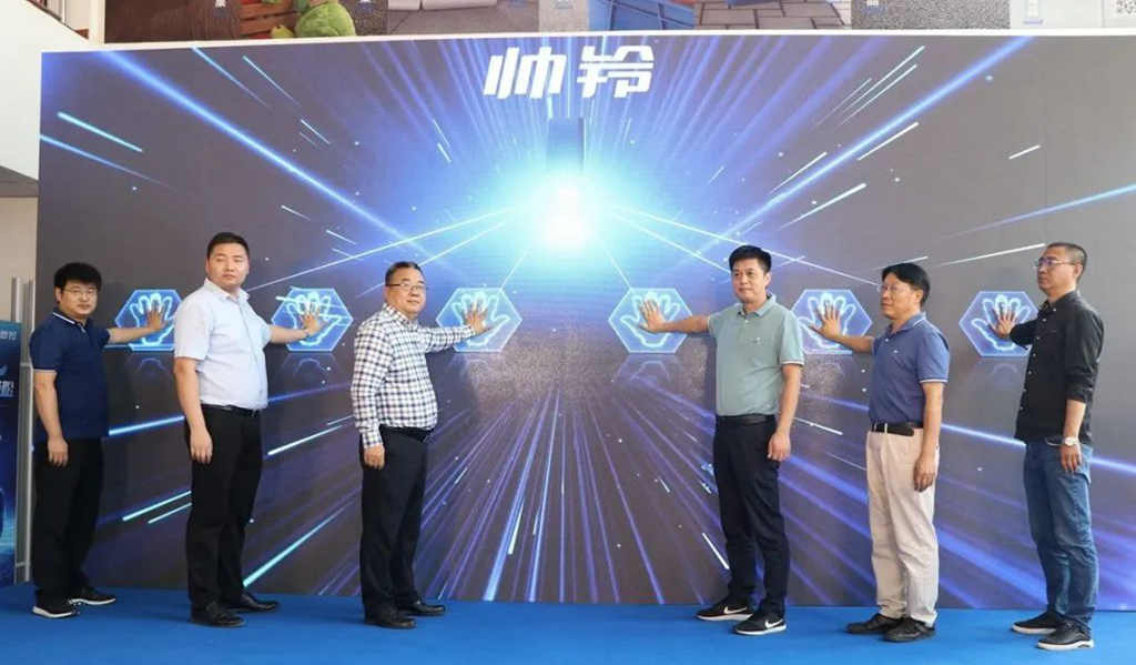 帅气3人座 身轻更省油!江淮1卡帅铃全新S系领先上市 - 第9张 - 提加商用车网 帅气3人座 身轻更省油!江淮1卡帅铃全新S系领先上市 - 第9张