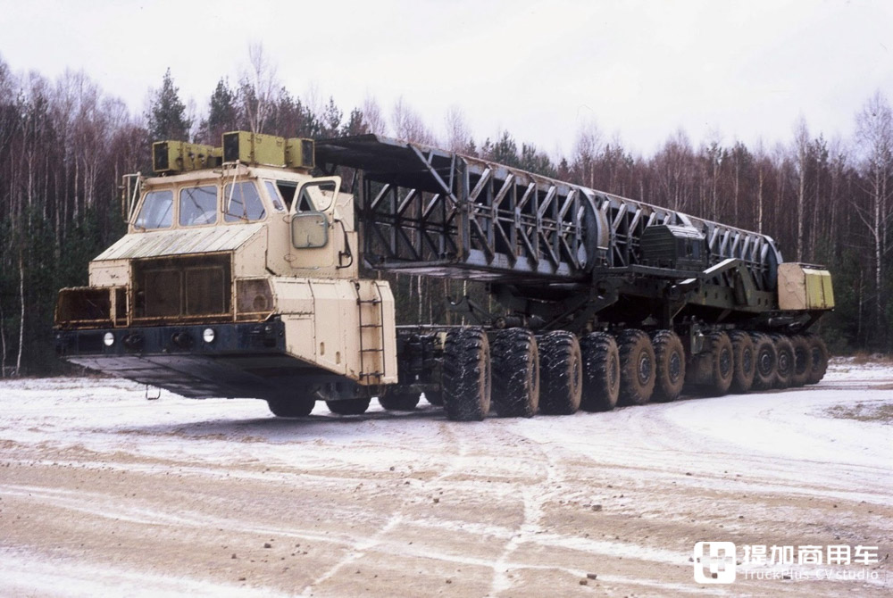 24x24驱动，车长28米，前苏联MAZ-7907洲际导弹运载车历史回顾