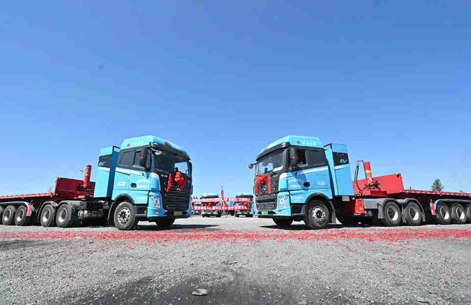 100台！三一电动重卡火热交付大美新疆