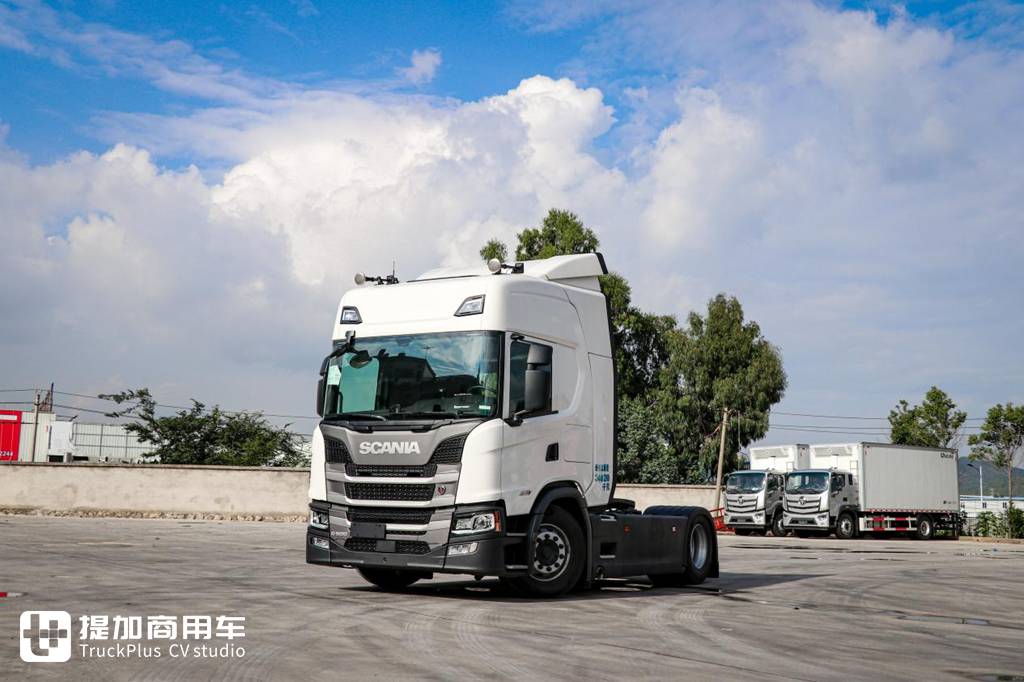 前后全气囊，更高的驾驶室配置，这辆G500可能是国内斯堪尼亚单驱车的天花板