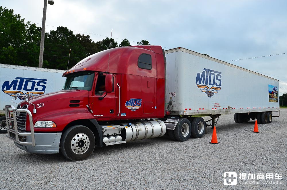 网络热门卡车鉴定番外篇 全球各地卡车驾校的教练车长啥样? - 第11张 - 提加商用车网 网络热门卡车鉴定番外篇 全球各地卡车驾校的教练车长啥样? - 第11张