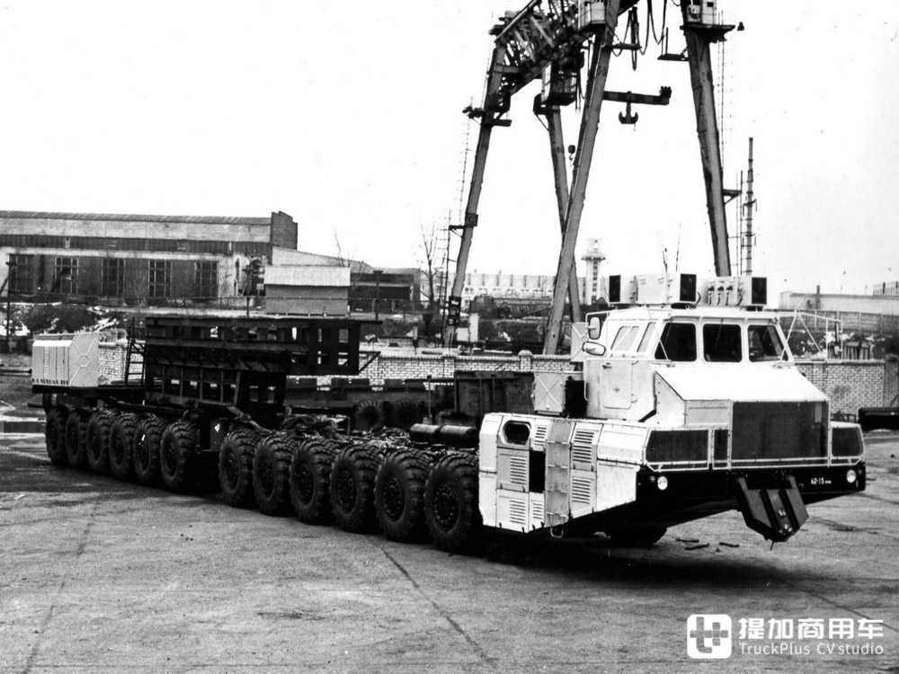 24x24驱动，车长28米，前苏联MAZ-7907洲际导弹运载车历史回顾 - 第13张