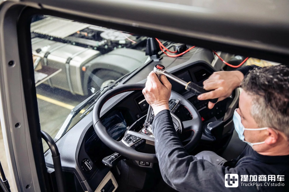 曼恩最高端的TGX Individual Lion S定制卡车如何生产?走进工厂带你来看! - 第15张 - 提加商用车网 曼恩最高端的TGX Individual Lion S定制卡车如何生产?走进工厂带你来看! - 第15张