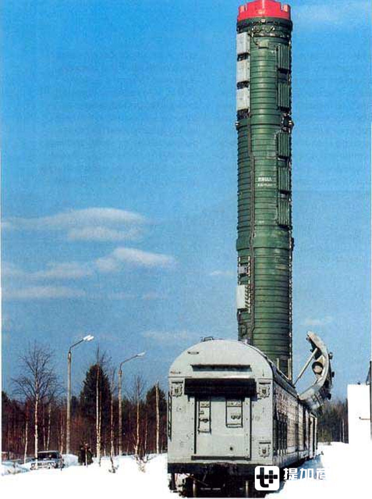 24x24驱动，车长28米，前苏联MAZ-7907洲际导弹运载车历史回顾 - 第2张