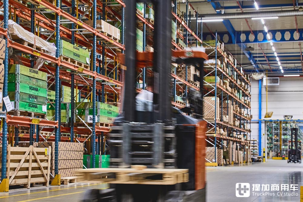 兼营翻新卡车还有卡车周边,带您逛斯堪尼亚欧洲物流中心 - 第4张 - 提加商用车网 兼营翻新卡车还有卡车周边,带您逛斯堪尼亚欧洲物流中心 - 第4张