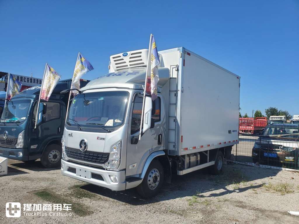 配8挡变速箱的蓝牌轻卡?内饰也高端,陕汽轻卡K5000冷藏车实拍 - 第1张 - 提加商用车网 配8挡变速箱的蓝牌轻卡?内饰也高端,陕汽轻卡K5000冷藏车实拍 - 第1张