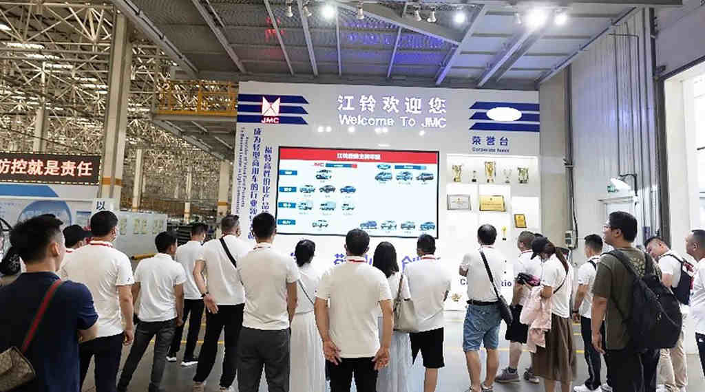 千万销量的轻客品牌又出新车,速来一睹为快! - 第2张 - 提加商用车网 千万销量的轻客品牌又出新车,速来一睹为快! - 第2张
