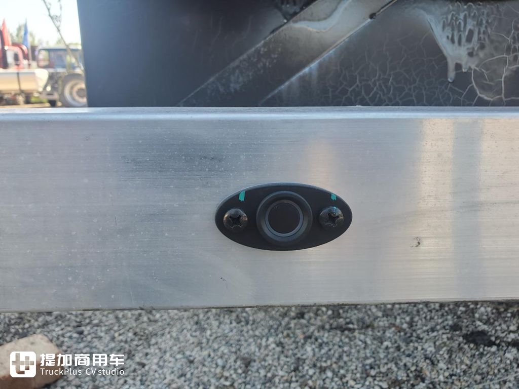 配8挡变速箱的蓝牌轻卡?内饰也高端,陕汽轻卡K5000冷藏车实拍 - 第10张 - 提加商用车网 配8挡变速箱的蓝牌轻卡?内饰也高端,陕汽轻卡K5000冷藏车实拍 - 第10张