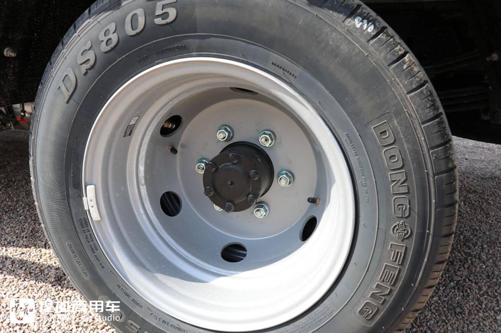 蒂芙尼蓝配色最抢眼,柴油动力更靠谱,原厂箱版奥铃M卡实拍 - 第13张 - 提加商用车网 蒂芙尼蓝配色最抢眼,柴油动力更靠谱,原厂箱版奥铃M卡实拍 - 第13张