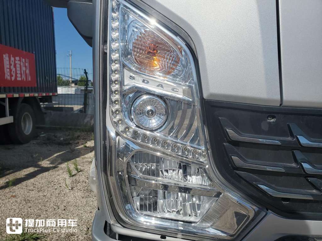 配8挡变速箱的蓝牌轻卡?内饰也高端,陕汽轻卡K5000冷藏车实拍 - 第14张 - 提加商用车网 配8挡变速箱的蓝牌轻卡?内饰也高端,陕汽轻卡K5000冷藏车实拍 - 第14张