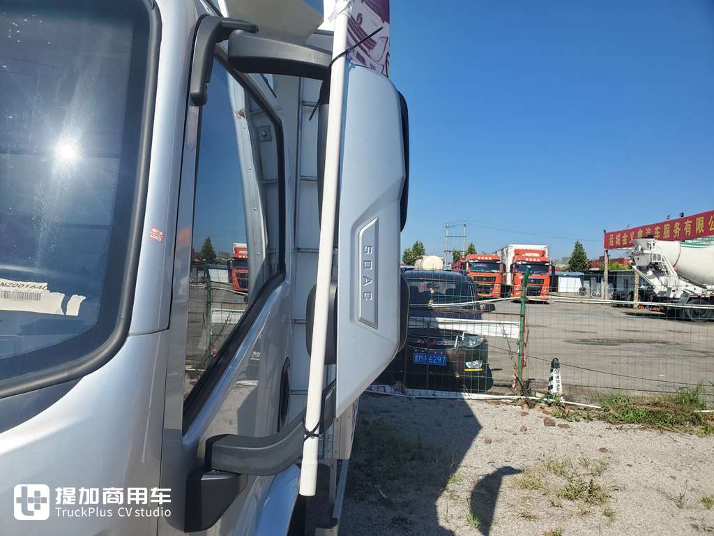 配8挡变速箱的蓝牌轻卡?内饰也高端,陕汽轻卡K5000冷藏车实拍 - 第15张 - 提加商用车网 配8挡变速箱的蓝牌轻卡?内饰也高端,陕汽轻卡K5000冷藏车实拍 - 第15张