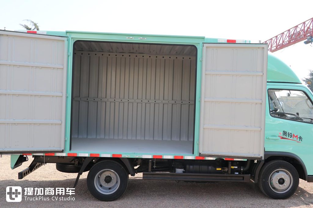 蒂芙尼蓝配色最抢眼,柴油动力更靠谱,原厂箱版奥铃M卡实拍 - 第16张 - 提加商用车网 蒂芙尼蓝配色最抢眼,柴油动力更靠谱,原厂箱版奥铃M卡实拍 - 第16张