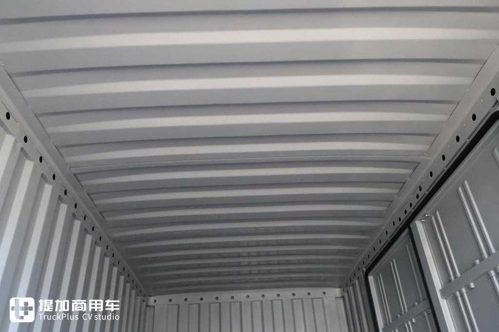 蒂芙尼蓝配色最抢眼,柴油动力更靠谱,原厂箱版奥铃M卡实拍 - 第17张 - 提加商用车网 蒂芙尼蓝配色最抢眼,柴油动力更靠谱,原厂箱版奥铃M卡实拍 - 第17张