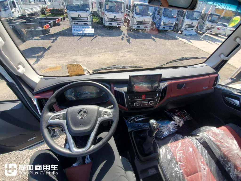 配8挡变速箱的蓝牌轻卡?内饰也高端,陕汽轻卡K5000冷藏车实拍 - 第17张 - 提加商用车网 配8挡变速箱的蓝牌轻卡?内饰也高端,陕汽轻卡K5000冷藏车实拍 - 第17张