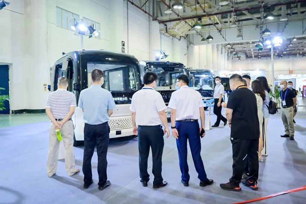 实力展现！金龙自动驾驶全系车型亮相厦门工博会 - 第1张