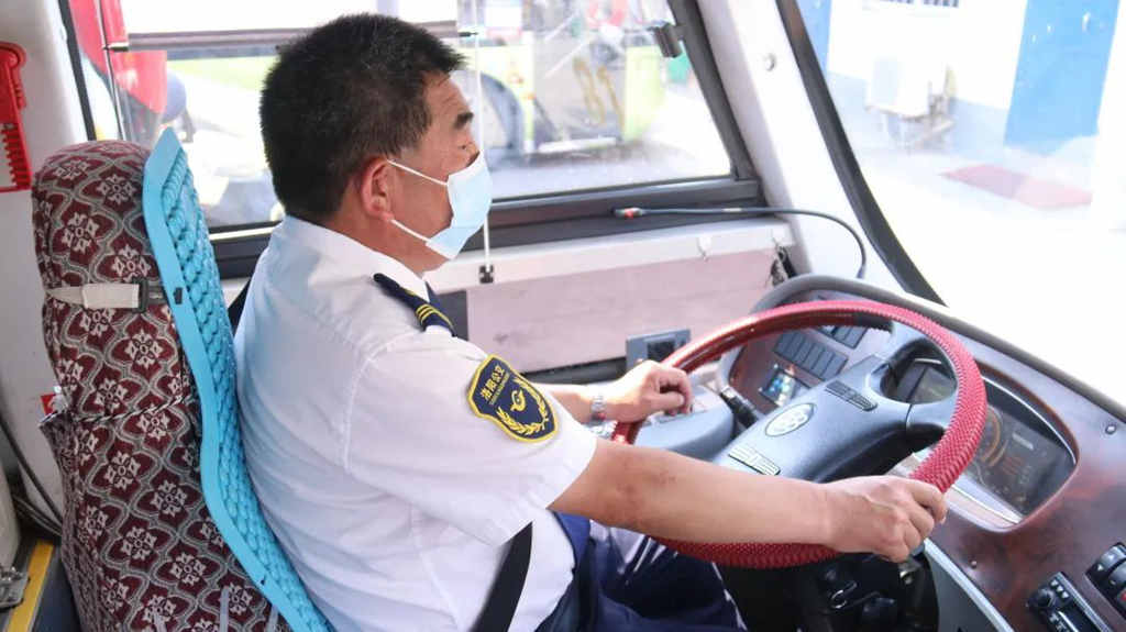 传承民族文化 解锁格力钛海豚车公交车长的另一种身份 - 第2张