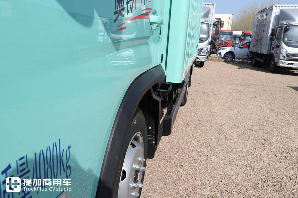 蒂芙尼蓝配色最抢眼,柴油动力更靠谱,原厂箱版奥铃M卡实拍 - 第4张 - 提加商用车网 蒂芙尼蓝配色最抢眼,柴油动力更靠谱,原厂箱版奥铃M卡实拍 - 第4张