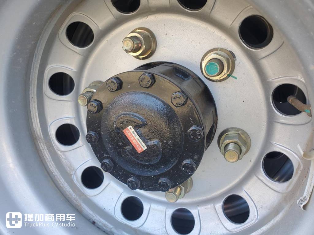 配8挡变速箱的蓝牌轻卡?内饰也高端,陕汽轻卡K5000冷藏车实拍 - 第6张 - 提加商用车网 配8挡变速箱的蓝牌轻卡?内饰也高端,陕汽轻卡K5000冷藏车实拍 - 第6张