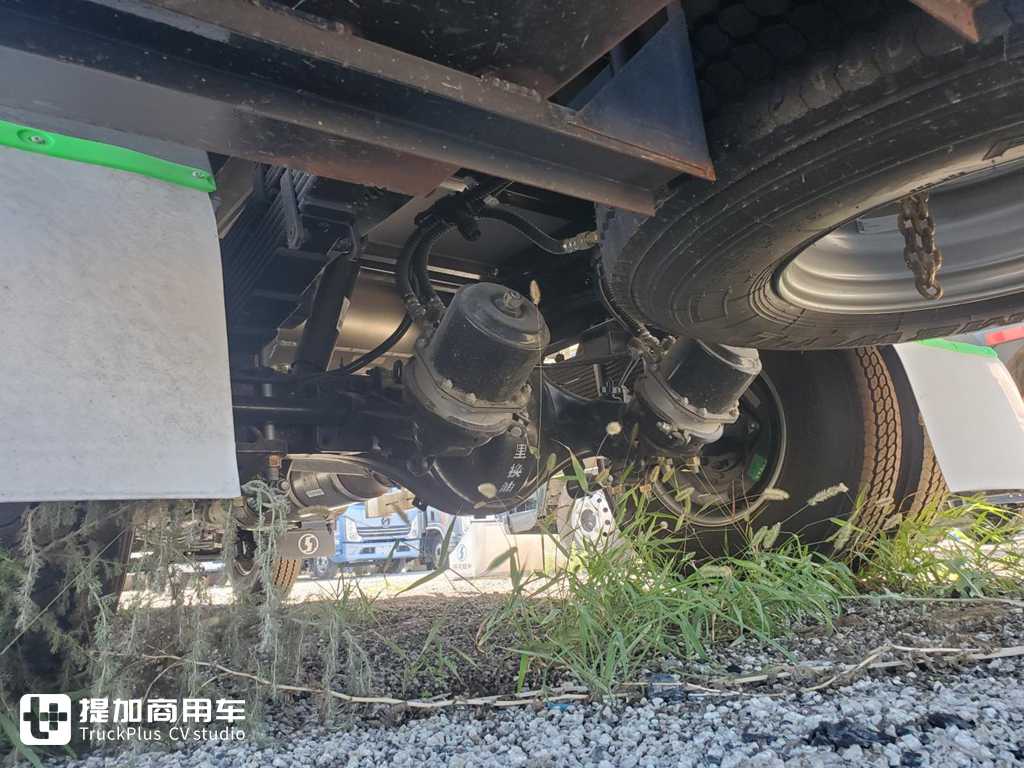 配8挡变速箱的蓝牌轻卡?内饰也高端,陕汽轻卡K5000冷藏车实拍 - 第7张 - 提加商用车网 配8挡变速箱的蓝牌轻卡?内饰也高端,陕汽轻卡K5000冷藏车实拍 - 第7张