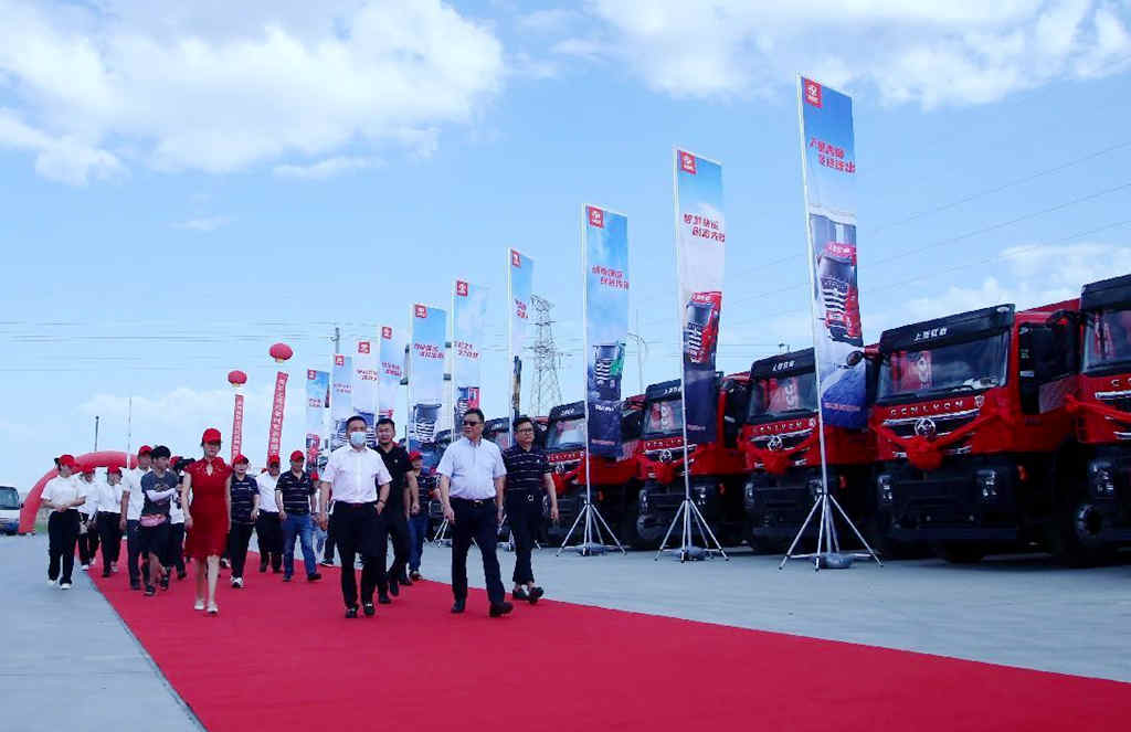 迈进南疆!上汽红岩阿克苏爵越4S店开业即迎“开门红” - 第5张 - 提加商用车网 迈进南疆!上汽红岩阿克苏爵越4S店开业即迎“开门红” - 第5张