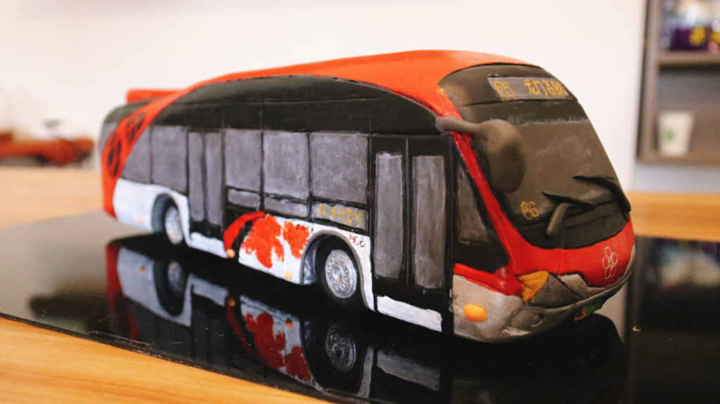 传承民族文化 解锁格力钛海豚车公交车长的另一种身份 - 第1张