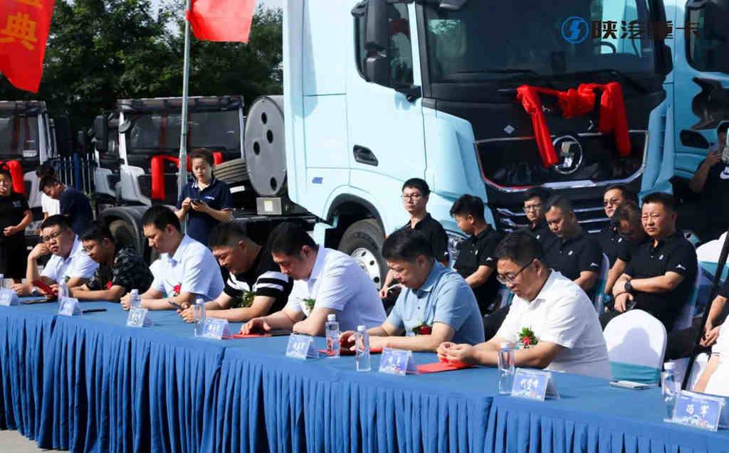 120台德龙X5000S子母车成功交付宁夏区域大客户 - 第1张