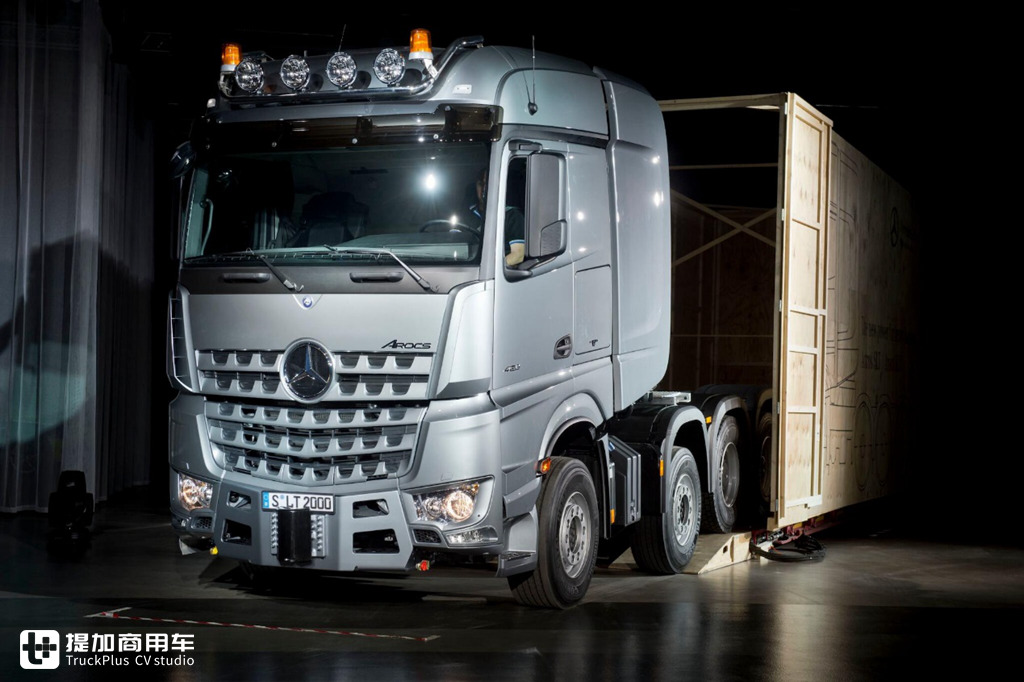 新款即将进入国内，再带你回顾下梅赛德斯-奔驰SLT大件运输车的发展历史