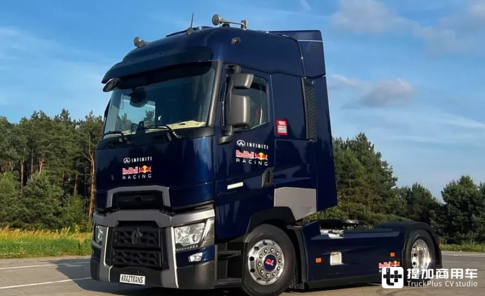 50万公里里程卖36万元，红牛F1车队的雷诺T520牵引车正出售