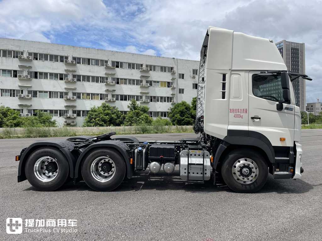 除了东康Z14动力，广汽日野560大马力车型还有哪些升级？实拍带您好好看看