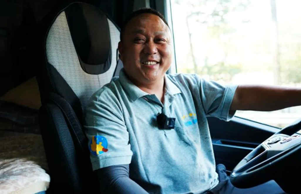 百公里油耗仅23升！集卡司机陈师傅：我的收益都是因为它