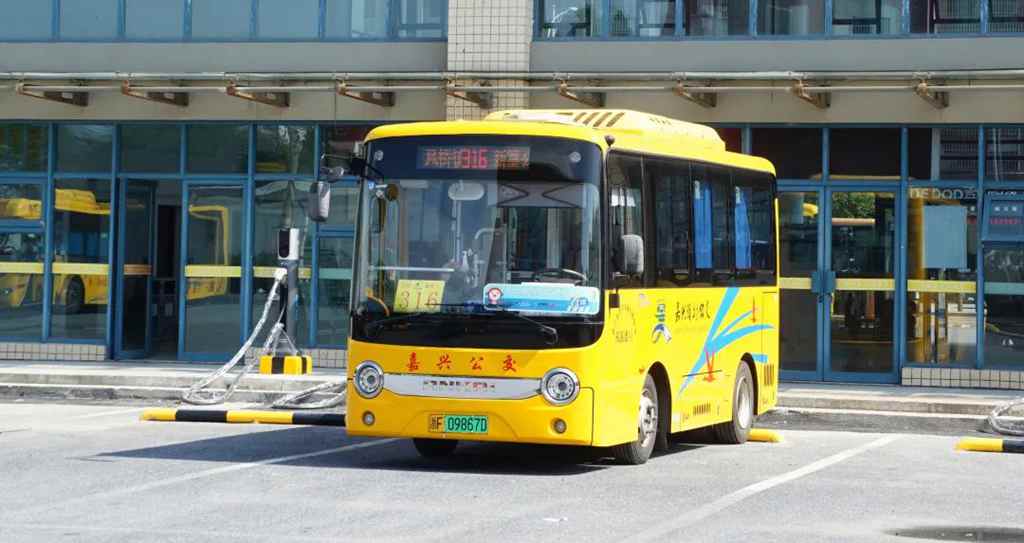 杏黄新装穿梭城镇,安凯G6助推江南水乡向“绿”而行 - 第2张 - 提加商用车网 杏黄新装穿梭城镇,安凯G6助推江南水乡向“绿”而行 - 第2张