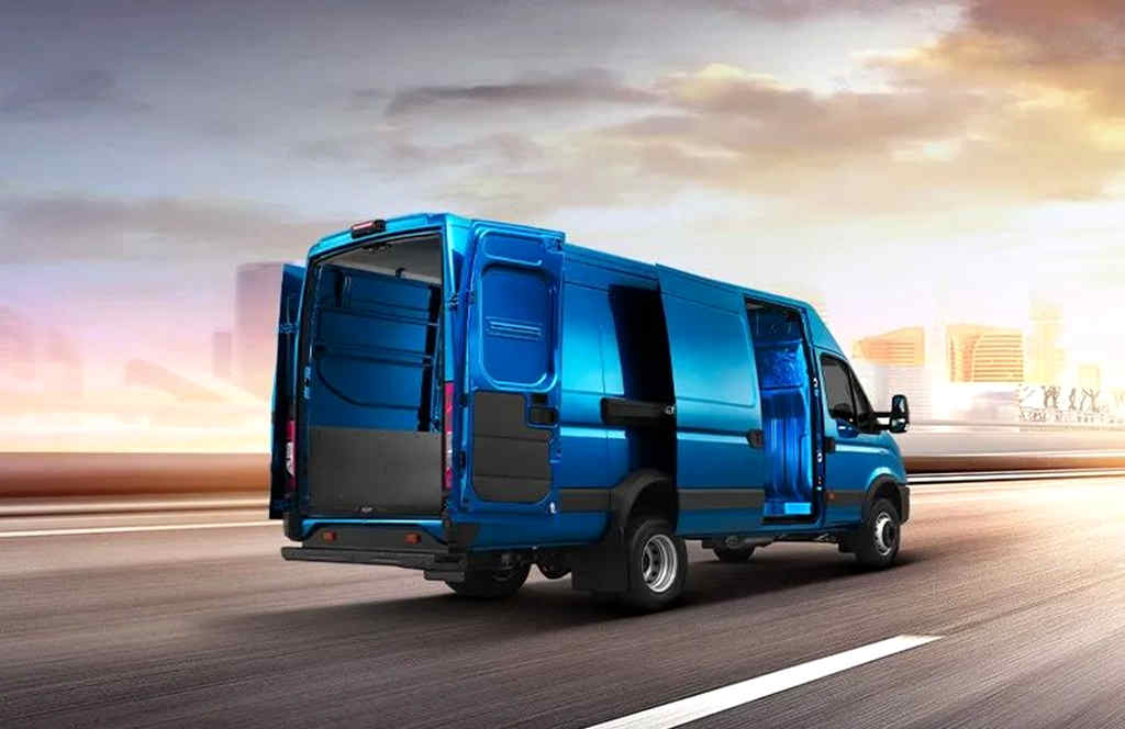 再次交付！南京依维柯向聊城烟草批量交付依维柯欧胜！