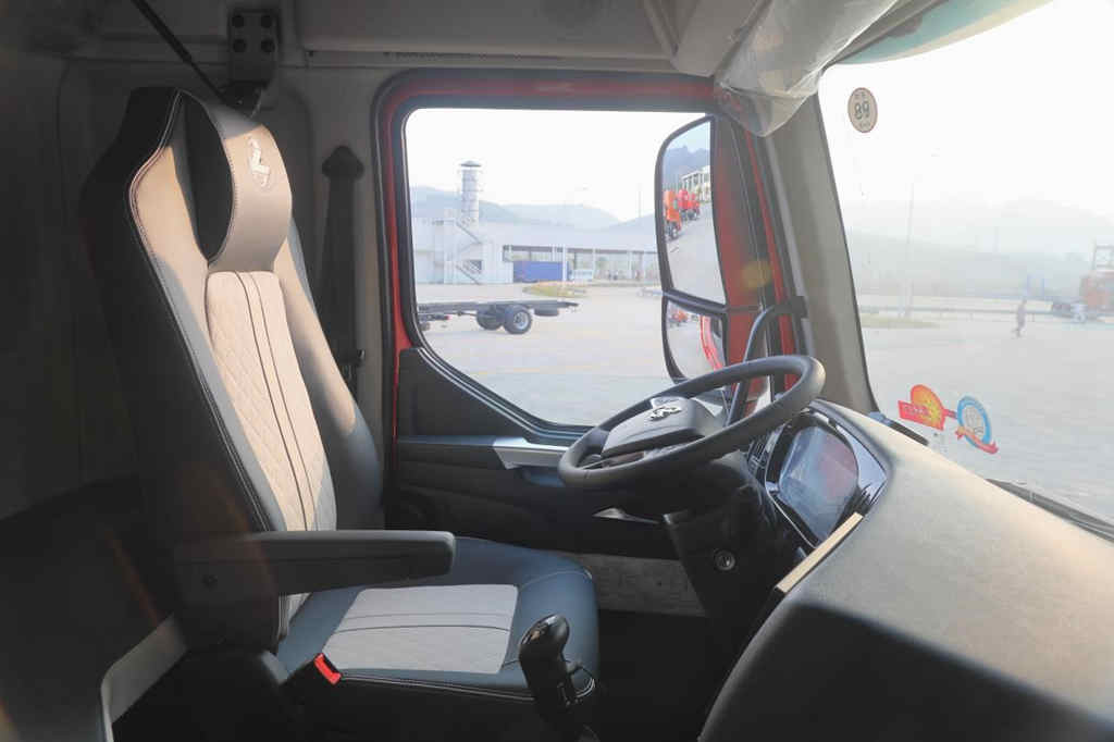 乘龙H5绿通房车，新手司机也能轻松驾驭赚大钱！ - 第4张