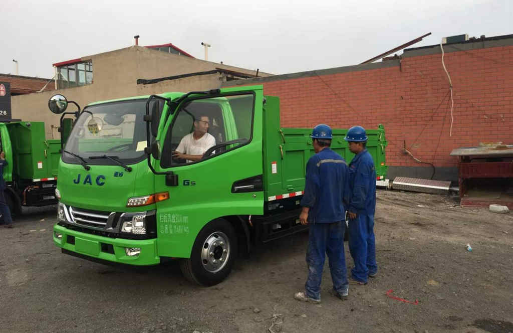 批量交付 江淮1卡新能源工程车助力“双碳”，守卫蓝天